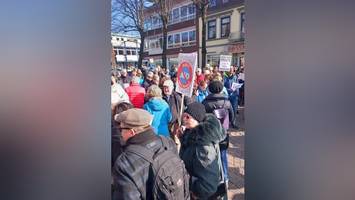 ahrensburg protestiert dauerhaft gegen rechtsextremismus