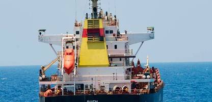 Piraten vor Somalia: Indische Marine rettet Besatzungsmitglieder von »MV Ruen«