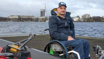 Studiert, im Rollstuhl: Hamburger (37) sucht verzweifelt Job