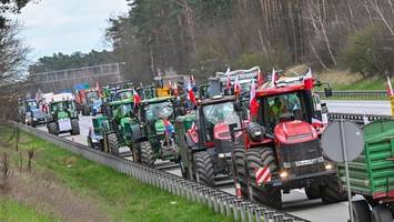 grenzübergang gesperrt: bauern blockieren autobahn in polen