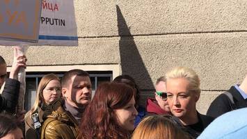 nawalnaja bei demo gegen putin: tausende wollen wählen