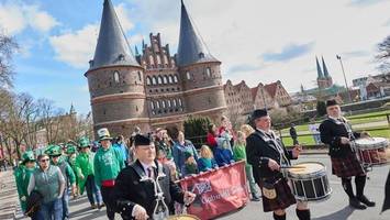 Parade zum St. Patrick's Day in Lübeck