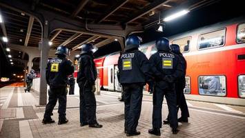 Warum die Bundespolizei St.-Pauli-Fans zwei Stunden stoppte