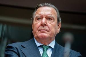 Schröder unterstützt Scholz in Taurus-Debatte