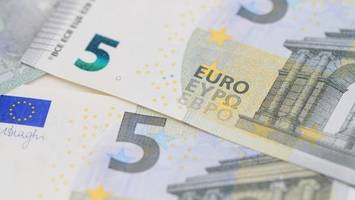 rki verschenkt 5-euro-scheine per post – scharfe kritik