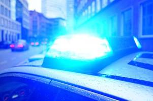 e-roller-fahrer erfasst: lebensgefährlich verletzt