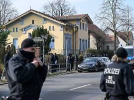 anwesen in berlin-buckow: remmo-clan übergibt beschlagnahmte villa
