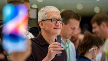 Konkurrenz holt auf - Apple-Boss Tim Cook besucht China und will iPhone-Flaute stoppen