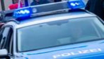 kriminalität: mann soll polizist mit messer ins gesicht gestochen haben