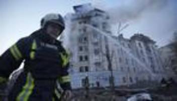 Krieg in der Ukraine: Mehrere Verletzte bei erstem Raketenangriff auf Kiew seit Wochen