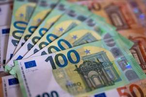 2500 Euro Brutto-Rente: Wie viel bleibt am Ende übrig?
