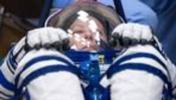 raumfahrt: zwei frauen und ein kosmonaut unterwegs zur iss