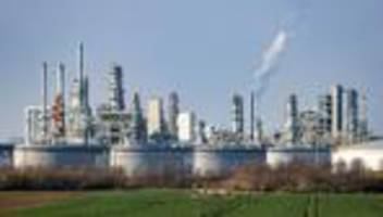 Tarifverhandlungen in Potsdam: Chemieverband will Sicherheit für Standorte und Beschäftige