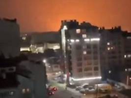 Explosionen im Hafen Sewastopols: Russland meldet massivsten Angriff auf die Krim