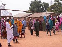 massen-entführung in nigeria: bewaffnete gruppe lässt 287 schulkinder frei