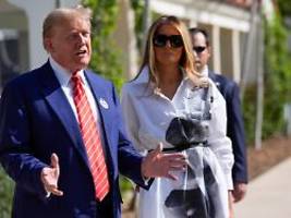 Reine Geschäftsbeziehung?: Melania unterstützt Trump bisher sehr sparsam