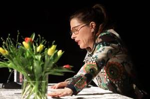 Wie sich die Themen doch ähneln: Maike Droste liest aus Brechts Flüchtlingsgesprächen