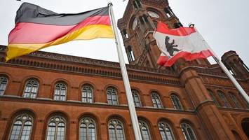 berliner senat berät über hochschulgesetz und geflüchtete
