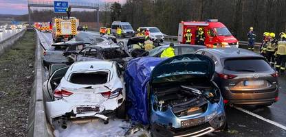 a3 bei würzburg: massenkarambolage mit rund 40 autos - zwei menschen sterben