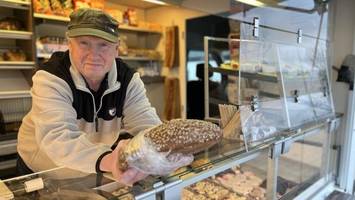 Peter Schützes Verkaufswagen: Mit Brot und Kuchen übers Land