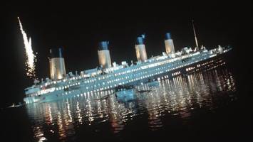 „Titanic“-Holzplatte für hohe Summe versteigert