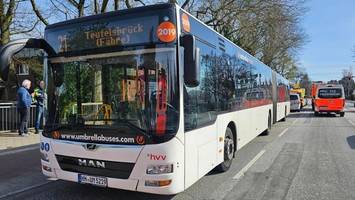 HVV-Linienbus muss abrupt bremsen – mehrere Fahrgäste verletzt