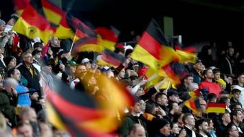 Deutschland gegen Holland: Major Tom läuft - Fans feiern