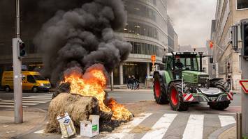 Traktoren rollen in Brüssel - Bauern legen aus Protest gegen Agrarpolitik EU-Hauptstadt lahm