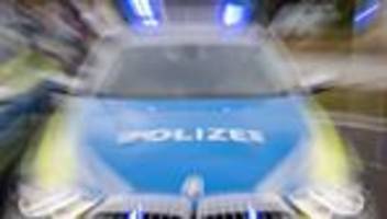 hamburg-horn: unbekannter wirft gegenstand von autobahnbrücke
