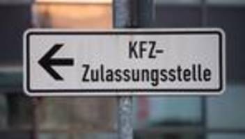 Stuttgart: Kfz-Zulassungsstelle wegen Softwareproblemen geschlossen