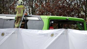 schwerer busunfall auf a9: mindestens fünf tote