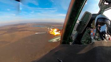 „friendly fire“-problem - putins piloten werfen versehentlich bomben über russischem territorium ab