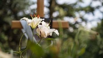 sicher sein: die eigene bestattung planen