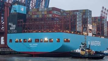 Ein Hingucker: Kurioser Containerriese erstmals in Hamburg