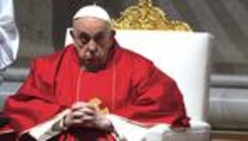 franziskus: papst sagt teilnahme an prozession in rom ab