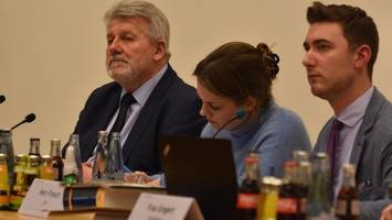 gernot kaser muss gehen – rathaus-mitarbeiter drohen damit