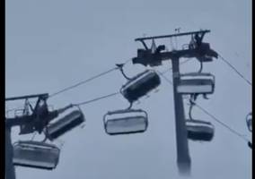 „oh nein, nein“ - todesangst im sessellift - sturmböen schütteln gondeln mit skifahrern durch