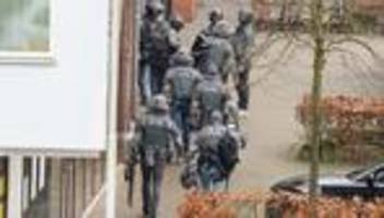 großeinsatz: polizei meldet geiselnahme in ede in den niederlanden