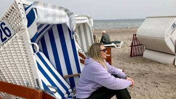 Vorzeitig verfügbar: Strandkörbe an Ostsee an Ostern beliebt