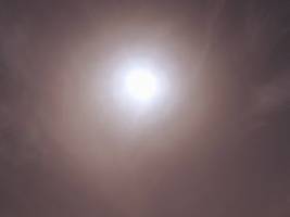 extrem hohe feinstaubwerte: riesige saharastaubwolke verschleiert den himmel