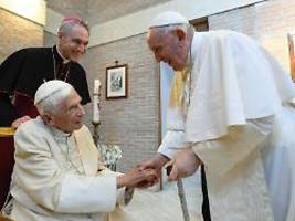 Nach der Revolution: Franziskus sieht Benedikt XVI. als Übergangspapst