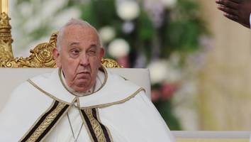 vatikan - papst franziskus nennt deutschen papst ratzinger einen „Übergangspapst“