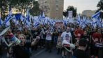 jerusalem: zehntausende israelis demonstrieren gegen ihre regierung
