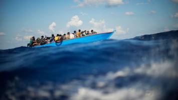 erneut rund 150 migranten aus dem meer vor zypern gerettet