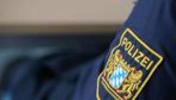 uniform: gewerkschaft klagt: zu wenige hosen für bayerns polizei