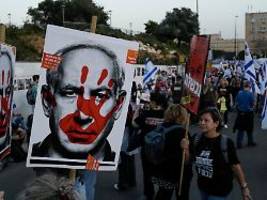 Opposition fordert Neuwahlen: Israelis wüten gegen Verräter Netanjahu