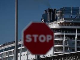 Wegen falscher Visa angehalten: Festgesetztes Schiff in Barcelona darf weiterfahren
