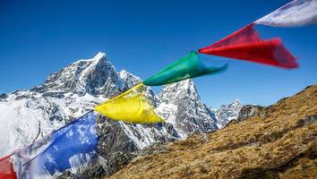 tibetische route wieder frei - china öffnet seinen zugang zum mount everest