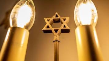 kultusministerin verurteilt „feigen angriff“ auf synagoge