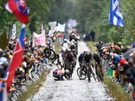 Russisches Roulette: Schikane bei Paris-Roubaix erregt Radprofis